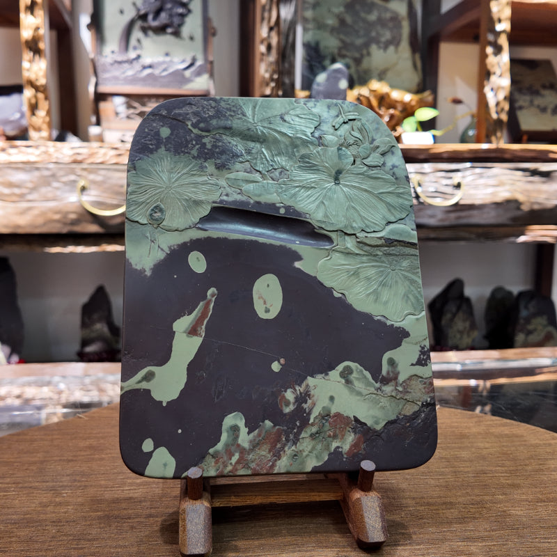 Red Reflections on the Moon