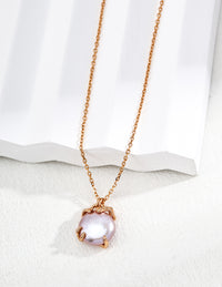 Natural pearl pendant necklace