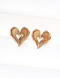 Design inspired heart-shaped earrings